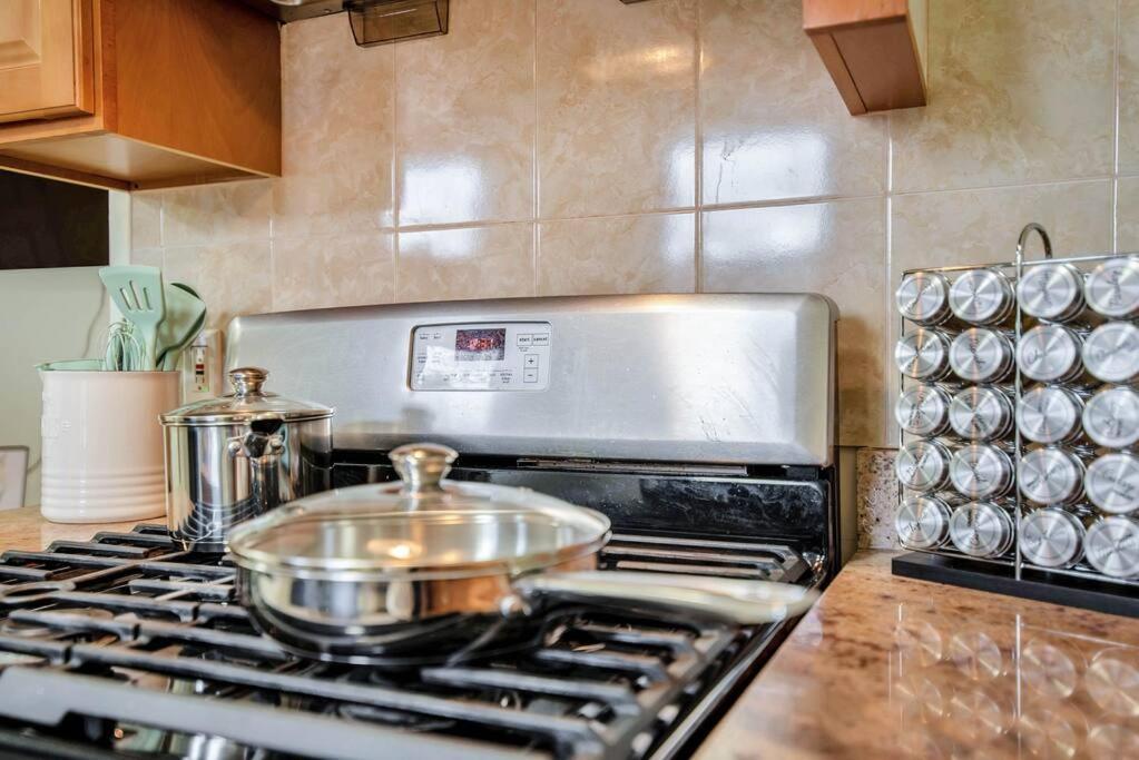 Апартаменты Golden Gem In Heart Of East Rock Quiet 3Br Near Dt And Yale Нью-Хейвен Экстерьер фото
